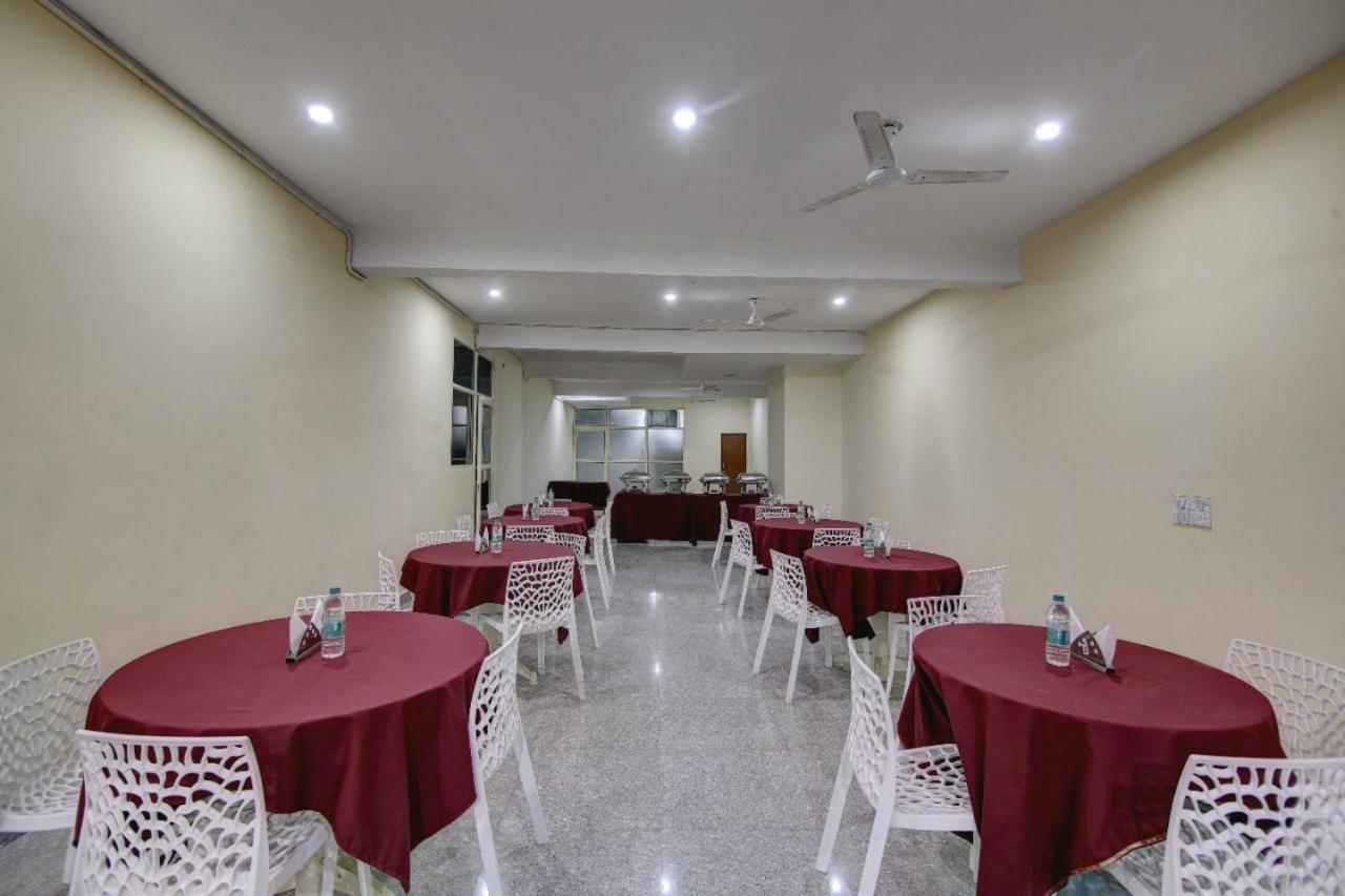 Hotel Premier Noida 135 Ngoại thất bức ảnh