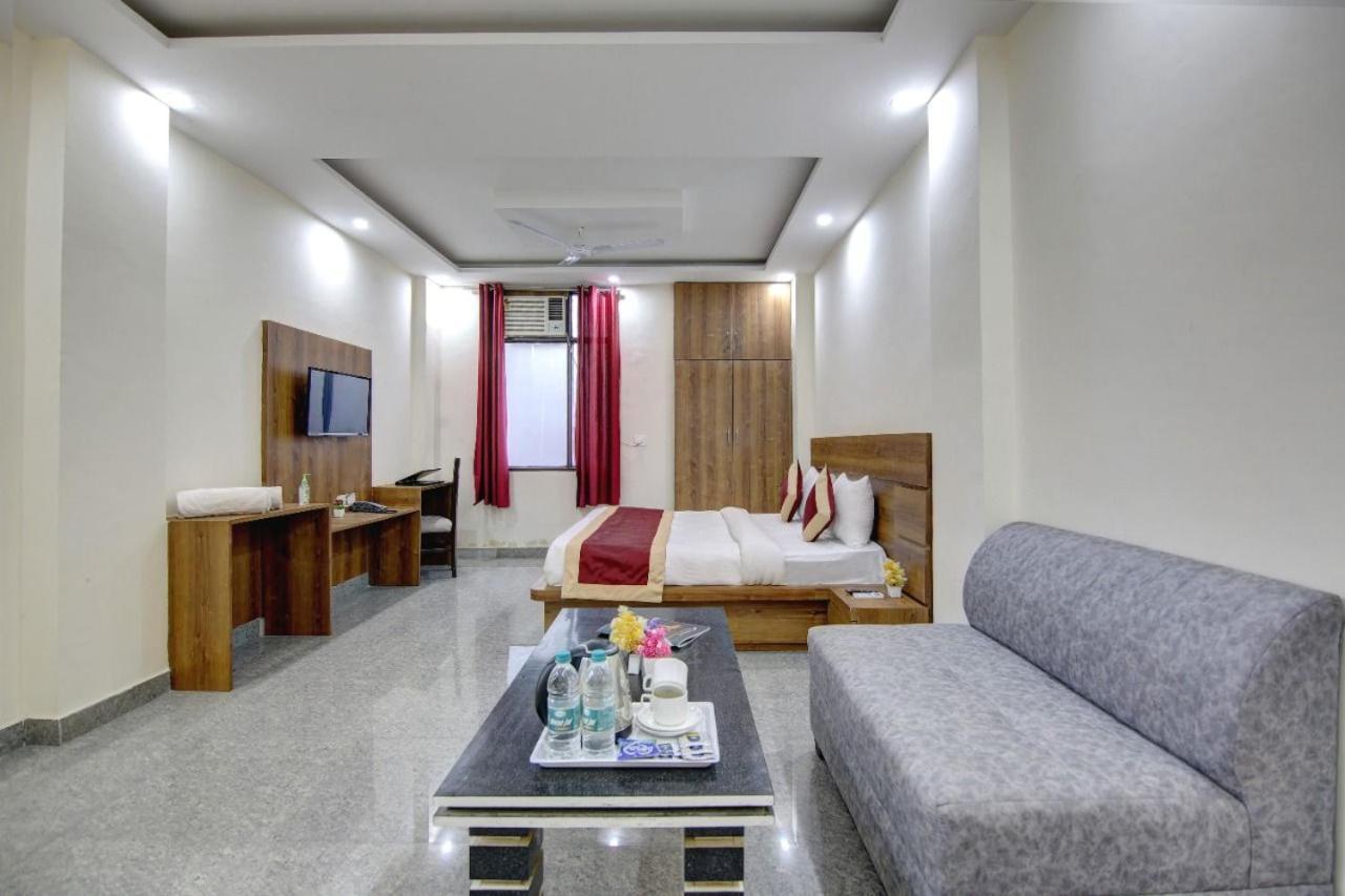 Hotel Premier Noida 135 Ngoại thất bức ảnh