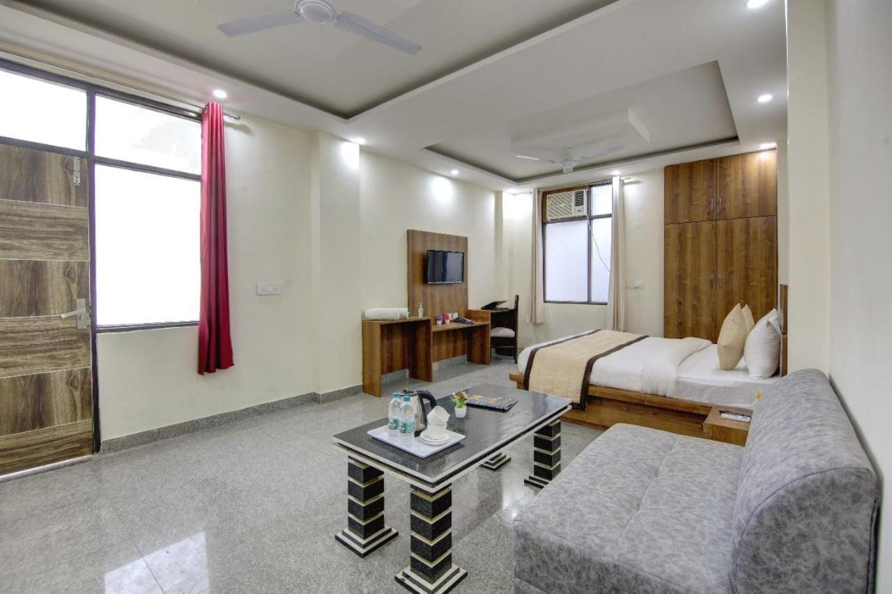 Hotel Premier Noida 135 Ngoại thất bức ảnh