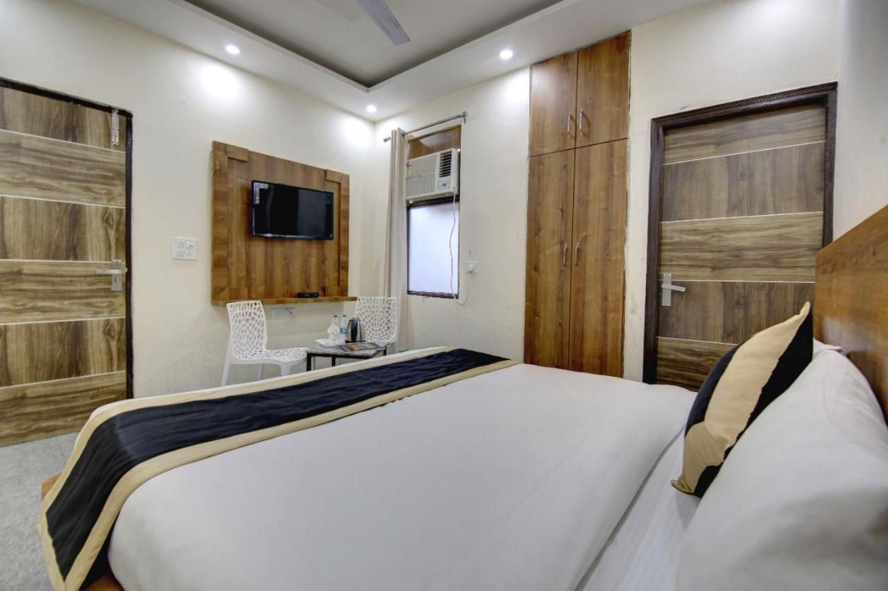 Hotel Premier Noida 135 Ngoại thất bức ảnh